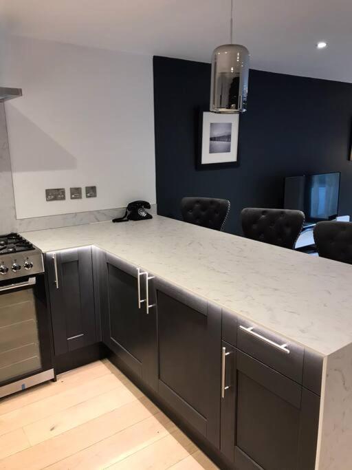 New Town House With *Free Allocated Parking* Apartment Brighton ภายนอก รูปภาพ